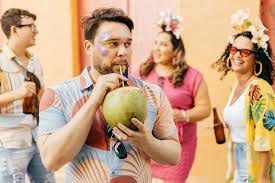 Carnaval e alimentação: o que comer antes, durante e depois de beber e  curtir o feriado