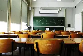 Resultado de imagem para sala de aula
