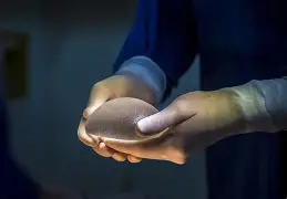 Resultado de imagem para Próteses Mamárias e o Raro Risco do BIA-ALCL