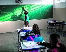Resultado de imagem para Corte global na educação ameaça futuro de 6 milhões de crianças até 2026